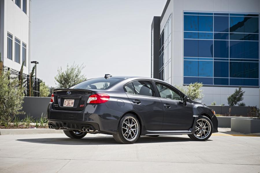  Subaru WRX STI 2014 года  (US) (фото 10 из 13)